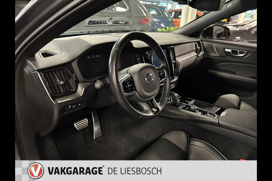 Volvo V60 2.0 T8 Twin Engine AWD R-Design 300pk / Leder / camera / trekhaak / Harman-Kardon