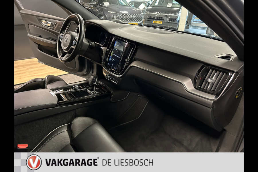 Volvo V60 2.0 T8 Twin Engine AWD R-Design 300pk / Leder / camera / trekhaak / Harman-Kardon