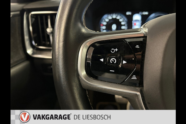 Volvo V60 2.0 T8 Twin Engine AWD R-Design 300pk / Leder / camera / trekhaak / Harman-Kardon