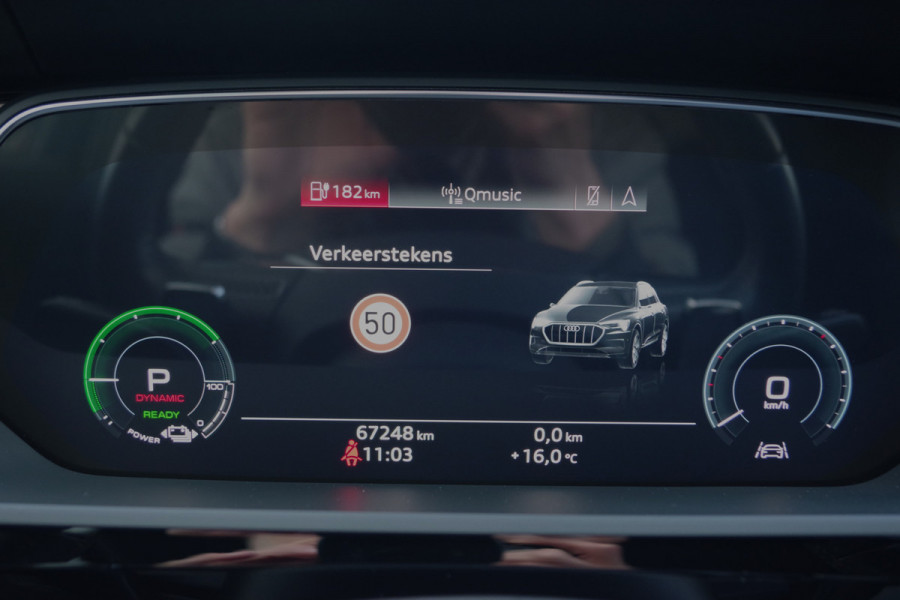 Audi e-tron e-tron 50 quattro Launch Ed. + 71 kWh, Afn. Trekhaak, Panoramadak, Head-Up Display, B&O Sound