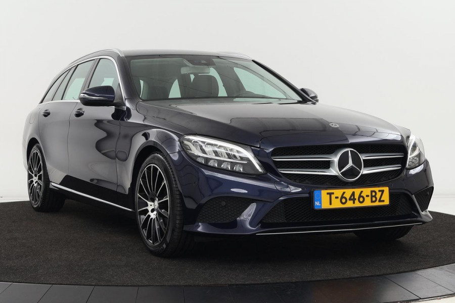 Mercedes-Benz C-Klasse 180 Avantgarde | Carplay | Stoelverwarming | Trekhaak | Full LED | Park Assist | Navigatie | Camera | Cruise control