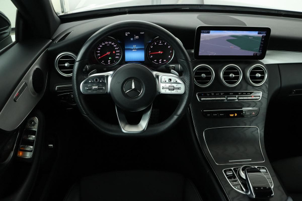 Mercedes-Benz C-Klasse 180 AMG | Carplay | Airscarf | Park Assist | Stoelverwarming | Camera | Full LED | Half leder | Bluetooth