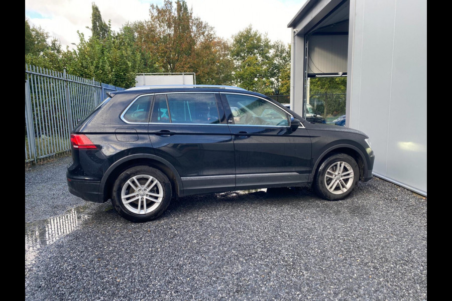 Volkswagen Tiguan 1.4 TSI Sound |ACC|Carplay|Navigatie|Clima 3-Zones|PDC|Stoelverw