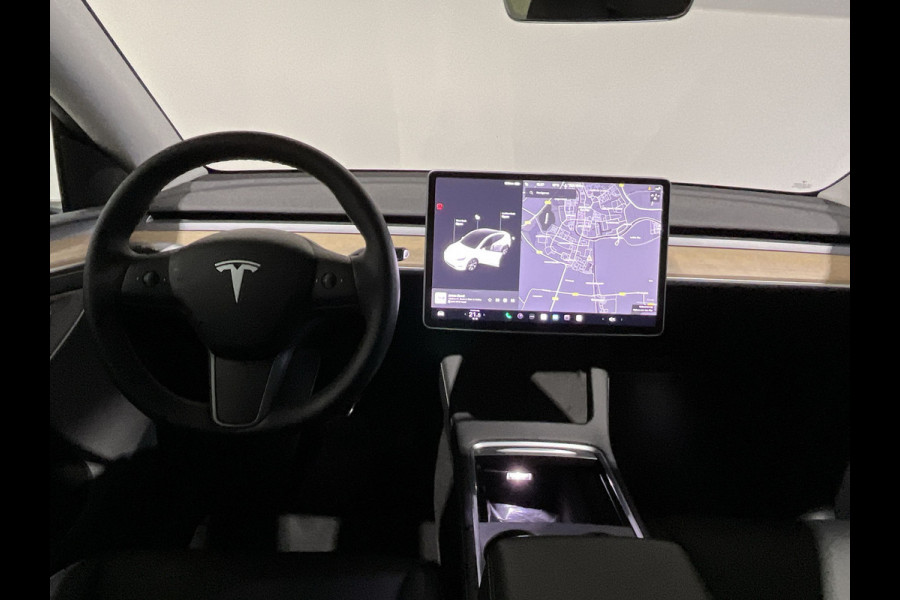 Tesla Model Y Long Range AWD 75 kWh | Autopilot | Stoelverwarming achter | Panoramadak