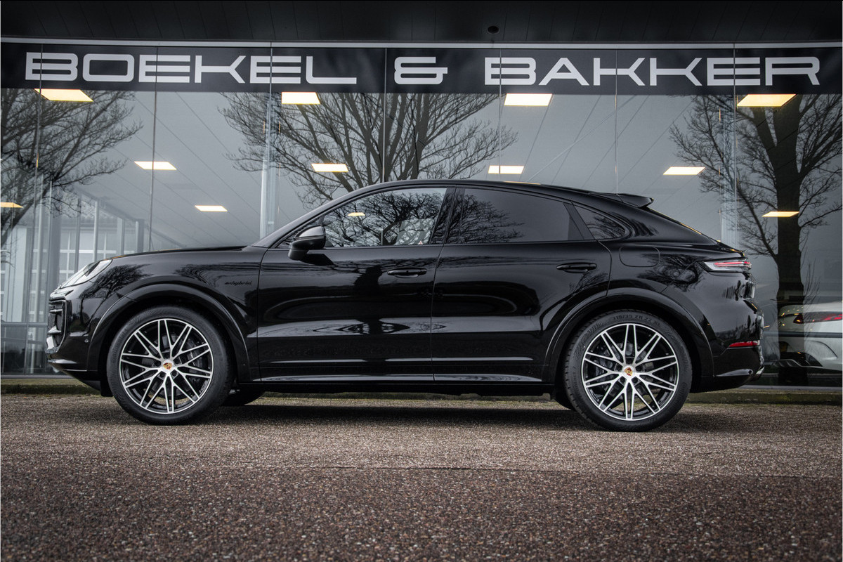 Porsche Cayenne Coupé 3.0 E-Hybrid - PASM - Sportdesign - Matrix - HUD - Adapt. Cruise - BOSE - GT Nw. model! Direct leverbaar!