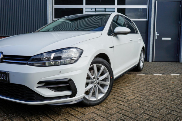 Volkswagen Golf 1.5 TSI R-Line, Adaptieve Cruisecontrol, Apple Carplay & Android Auto, Parkeersensoren Voor en Achter, 17 inch LM