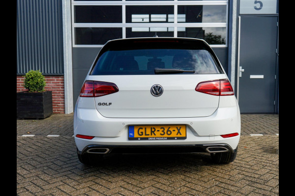 Volkswagen Golf 1.5 TSI R-Line, Adaptieve Cruisecontrol, Apple Carplay & Android Auto, Parkeersensoren Voor en Achter, 17 inch LM