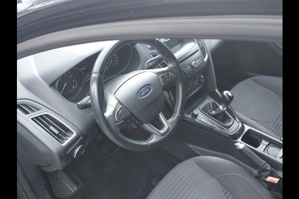 Ford Focus 1.0 Titanium Trekhaak | navigatie |