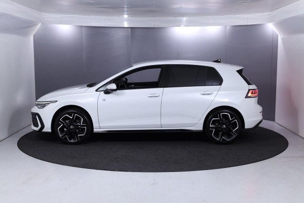 Volkswagen Golf R-Line-Edition 1.5 eTSI 85 kW / 116 pk Hatchback 7 versn. DSG