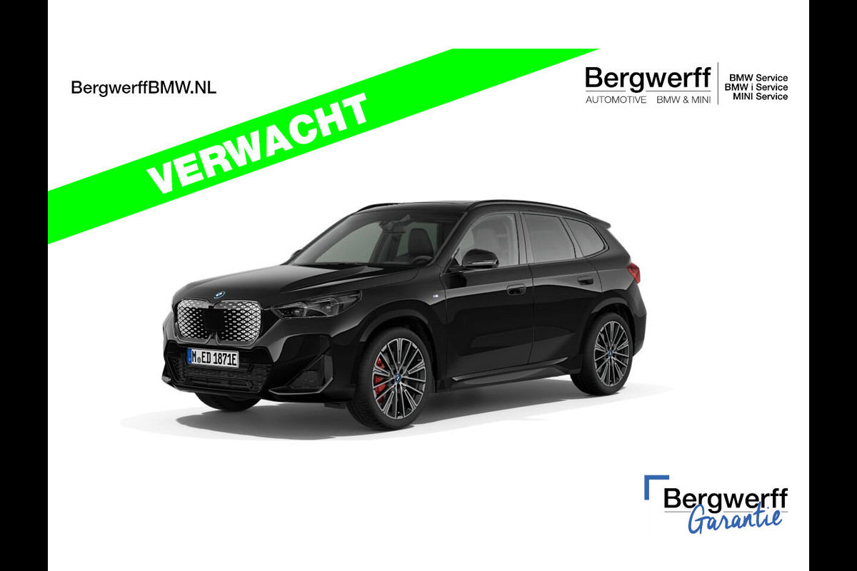 BMW iX1 eDrive20 M-Sport Pro - Pano - Driving Ass - Harman Kardon - Head-Up - Memory