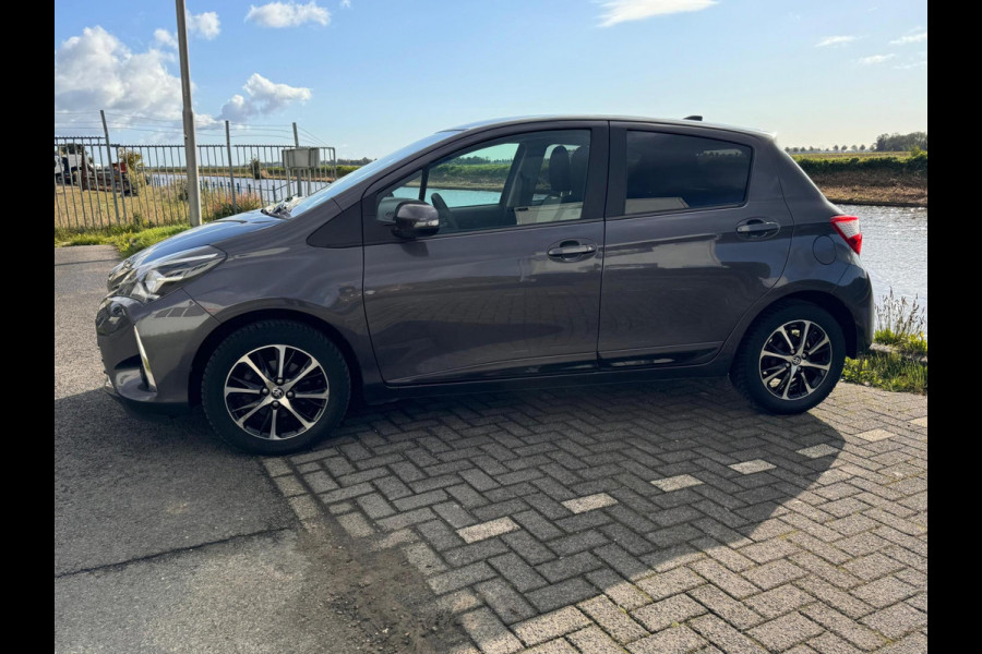 Toyota Yaris 1.5 VVT-i Active keyless / camera / stoelverwarming etc..