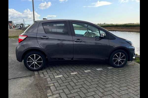 Toyota Yaris 1.5 VVT-i Active keyless / camera / stoelverwarming etc..