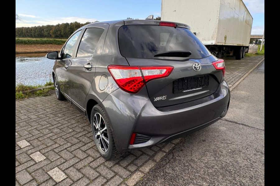 Toyota Yaris 1.5 VVT-i Active keyless / camera / stoelverwarming etc..