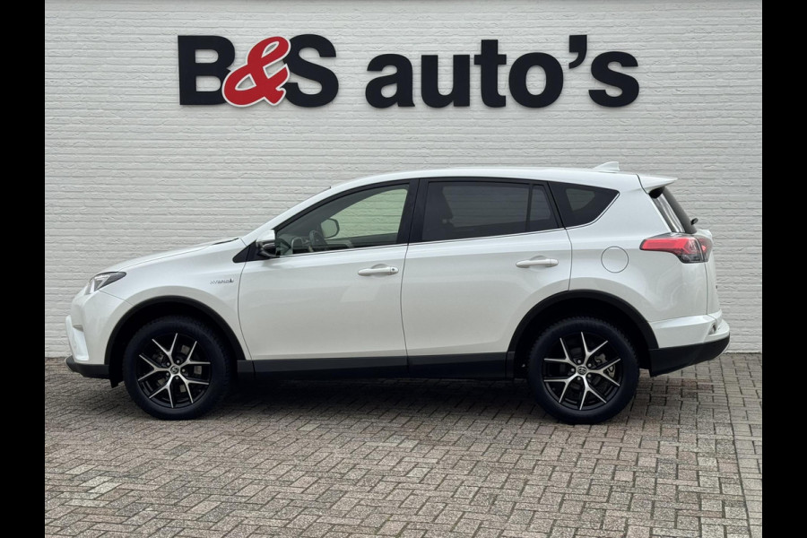 Toyota RAV4 2.5 Hybrid AWD Executive Trekgewicht 1650kg Adaptive cruise control 4 seizoenen banden