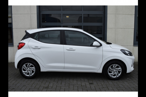 Hyundai i10 1.0 Premium VAN € 20.930,- NU VOOR € 19.530,-