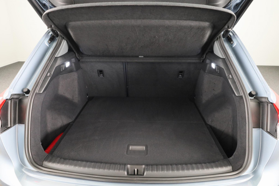 Audi Q4 e-tron 40 Launch edition Advanced 77 kWh 204pk | Lederen bekleding | Sportstoelen | Warmtepomp | Matrix LED