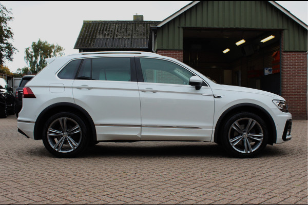 Volkswagen Tiguan 1.4 TSI ACT Highline R-line - Navi / Cruise / Automaat / Stoelverw. / Uitkl. Trekhaak!