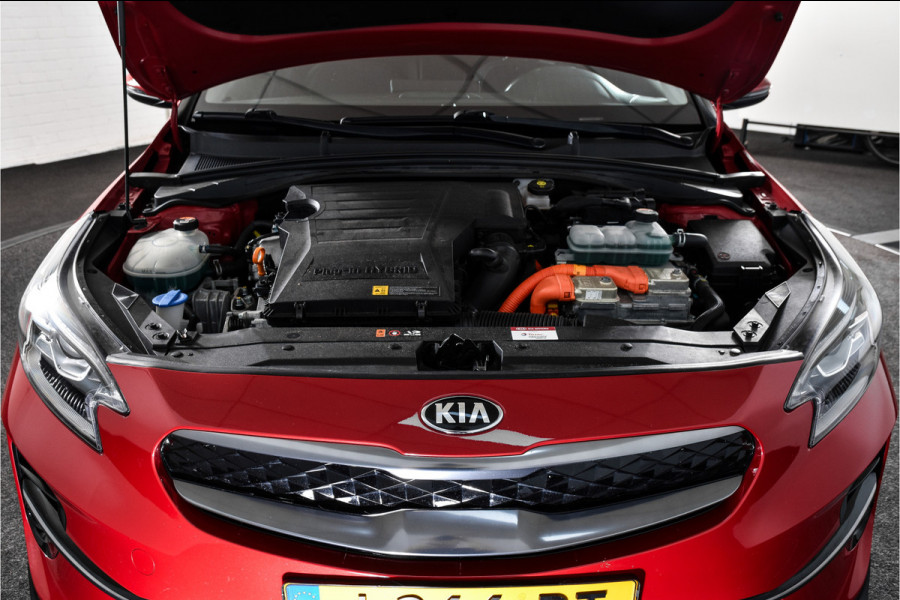 Kia Xceed 1.6 GDi PHEV DynamicPlusLine | Adapt.Cruise | Stoel + Stuurverwarming | Camera | PDC | NAV + App.Connect | DAB | Auto.Airco | Afn.Trekhaak | LM 18" |