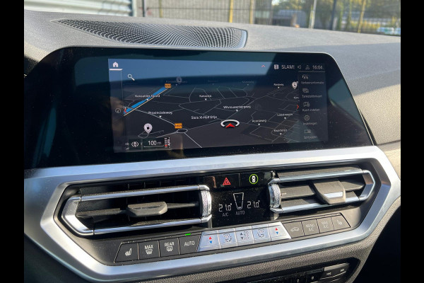 BMW 3 Serie Touring 330e Sportline Plug in Hybrid PHEV | Trekhaak af Fabriek | Panodak | Laser Led | Adaptive Cruise | Head-up Display | Carplay | Sportstoelen Verwarmd |