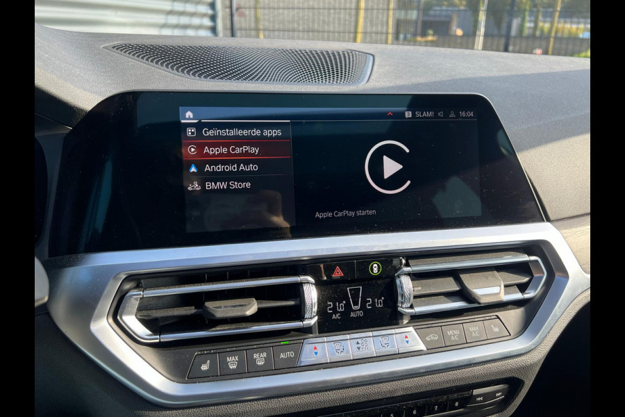 BMW 3 Serie Touring 330e Sportline Plug in Hybrid PHEV | Trekhaak af Fabriek | Panodak | Laser Led | Adaptive Cruise | Head-up Display | Carplay | Sportstoelen Verwarmd |