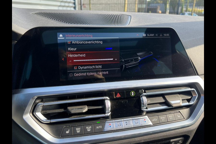 BMW 3 Serie Touring 330e Sportline Plug in Hybrid PHEV | Trekhaak af Fabriek | Panodak | Laser Led | Adaptive Cruise | Head-up Display | Carplay | Sportstoelen Verwarmd |