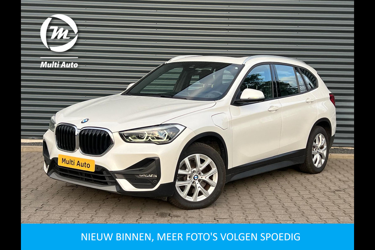 BMW X1 xDrive25e Plug in Hybrid | PHEV | Panodak | Camera | Carplay | Head-up Display | Led | Stoelverwarming |