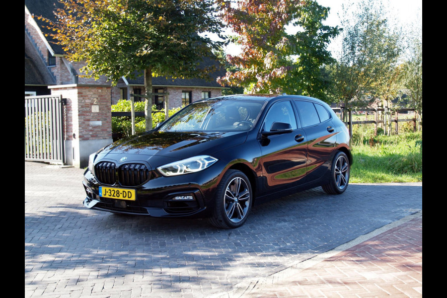 BMW 1-serie 118i Executive Edition | Harman Kardon | Apple Carplay | Cruise Control | LED |