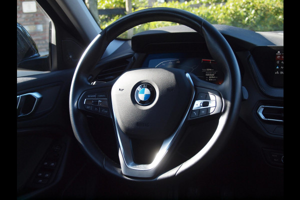 BMW 1-serie 118i Executive Edition | Harman Kardon | Apple Carplay | Cruise Control | LED |