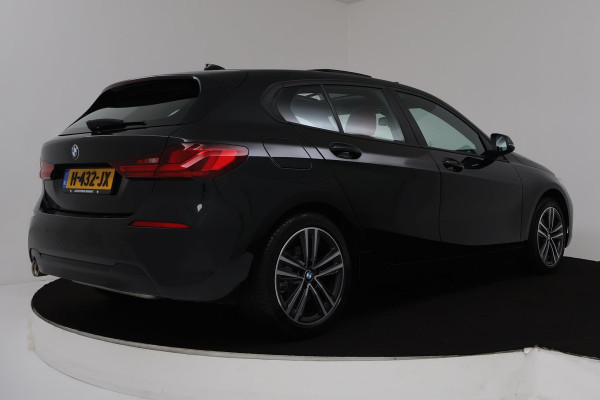 BMW 1-serie 118i High Executive Edition Sport Automaat (PANORAMADAK, CRUISE, NAVIGATIE, PDC, NL-AUTO, DEALER ONDERHOUDEN)