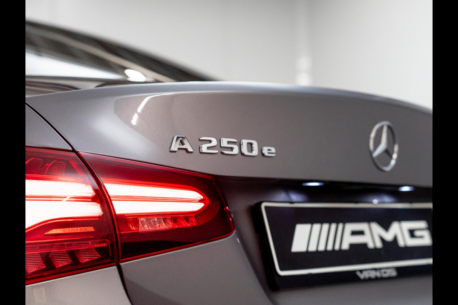 Mercedes-Benz A-Klasse A 250 e AMG Line | Premium | DISTRONIC