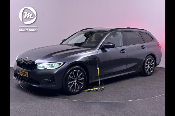 BMW 3 Serie Touring 330e Sportline Plug in Hybrid 293pk PHEV | Lederen Sportstoelen | Trekhaak af Fabriek | Adaptive Cruise | Harman Kardon | Laser LED | Head Up | Sfeerverlichting | Apple Carplay |