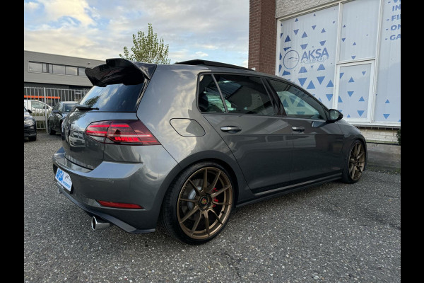 Volkswagen Golf 2.0 TSI GTI Performance Pano/DSG/Verlaagd/Memory/Leder/19inch/Standkachel/ElektrischeTrekhaak/PorscheVelgen/Blindspot/Camera/Dis