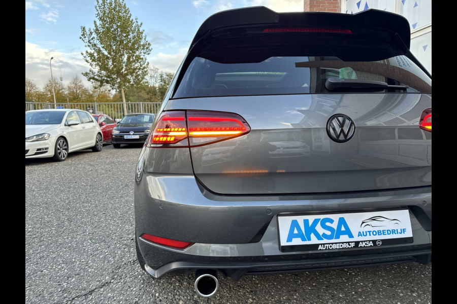 Volkswagen Golf 2.0 TSI GTI Performance Pano/DSG/Verlaagd/Memory/Leder/19inch/Standkachel/ElektrischeTrekhaak/PorscheVelgen/Blindspot/Camera/Dis