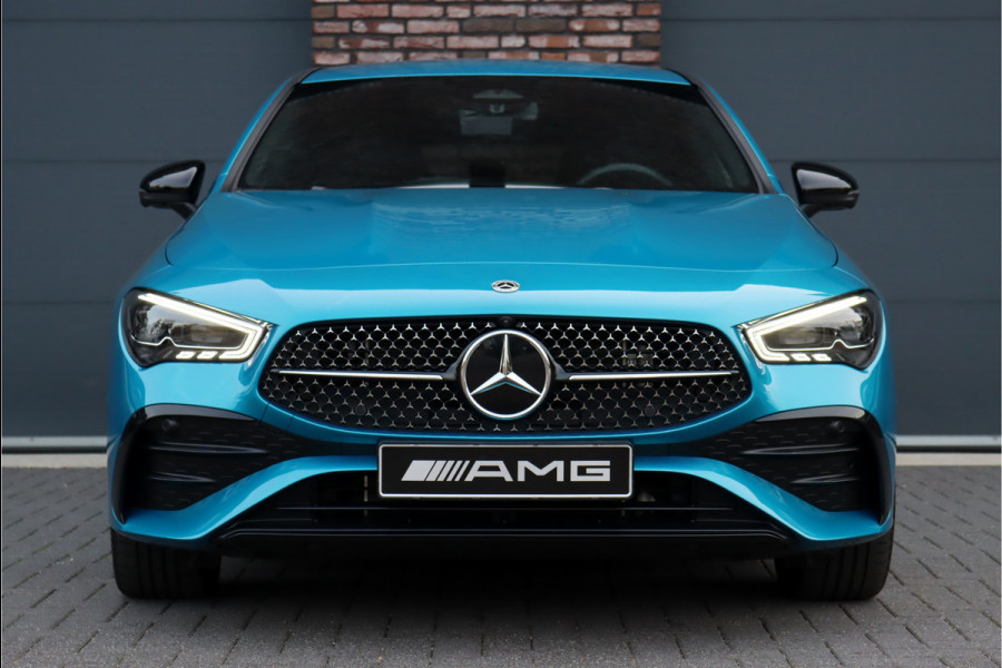 Mercedes-Benz CLA-Klasse Shooting Brake 250 e AMG Line Aut8 | Face Lift | Distronic Pro | Memory | Trekhaak | Nightpakket | Keyless Go | Sfeerverlichting | Verwarmd Stuurwiel | Surround Camera | Advanced Sound System | Augmented Reality |