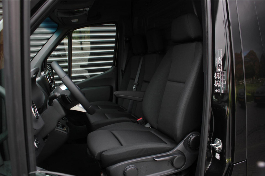 Mercedes-Benz Sprinter 319CDI L2H2 RWD 190PK FULL BLACK JB- EDITION / 3500KG / NEW / DIRECT RIJDEN / NAVIGATIE / PDC / FULL / LED