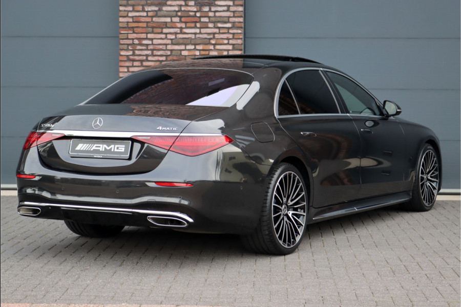 Mercedes-Benz S-Klasse 580 e 4MATIC Lang AMG Line Aut9 | First-Class Rear Executivepakket | Luchtvering | Achterasbesturing | Distronic+ | Burmester 4D | Koelbox | MBUX Tablet | Schermen Achterin | Chauffeurspakket | Exclusive Leder | Massage | Stoelventilatie | Verwarmd Stuurwiel |