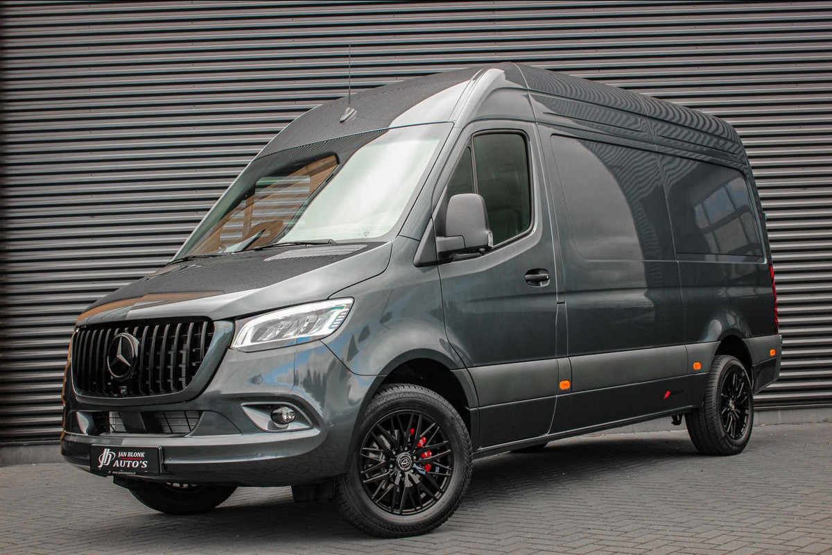 Mercedes-Benz Sprinter 319CDI L2H2 RWD 190PK FULL BLACK JB- EDITION / 3500KG / NEW / DIRECT RIJDEN / NAVIGATIE / PDC / FULL / LED