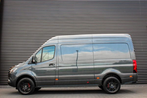 Mercedes-Benz Sprinter 319CDI L2H2 RWD 190PK FULL BLACK JB- EDITION / 3500KG / NEW / DIRECT RIJDEN / NAVIGATIE / PDC / FULL / LED