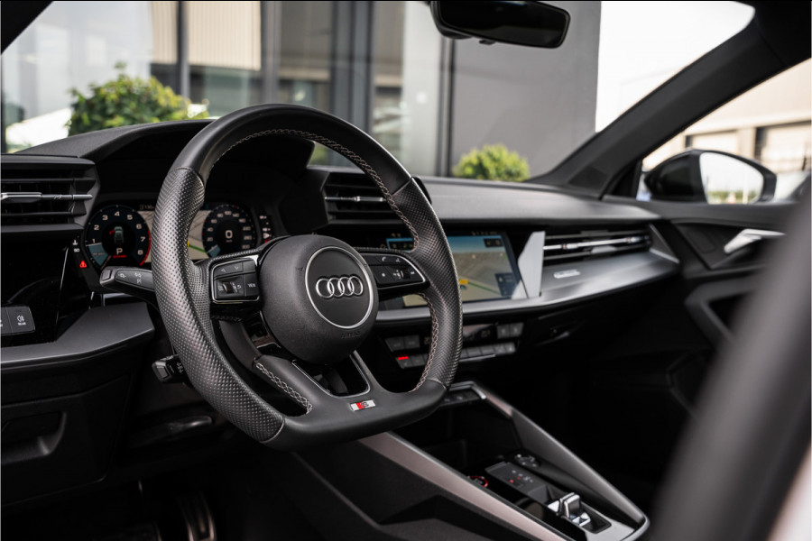 Audi S3 Sportback 2.0 TFSI quattro - Panorama | ACC | Stoelverwarming