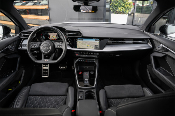 Audi S3 Sportback 2.0 TFSI quattro - Panorama | ACC | Stoelverwarming