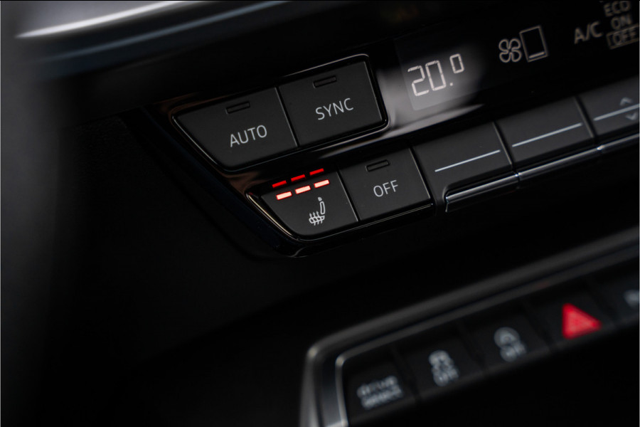 Audi S3 Sportback 2.0 TFSI quattro - Panorama | ACC | Stoelverwarming