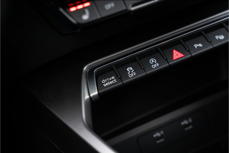 Audi S3 Sportback 2.0 TFSI quattro - Panorama | ACC | Stoelverwarming