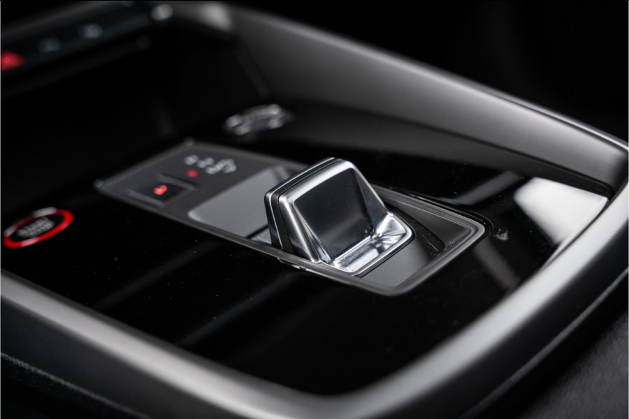 Audi S3 Sportback 2.0 TFSI quattro - Panorama | ACC | Stoelverwarming