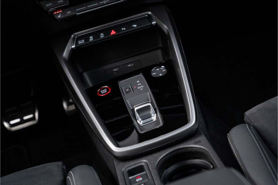 Audi S3 Sportback 2.0 TFSI quattro - Panorama | ACC | Stoelverwarming