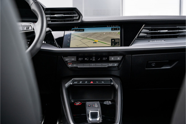 Audi S3 Sportback 2.0 TFSI quattro - Panorama | ACC | Stoelverwarming