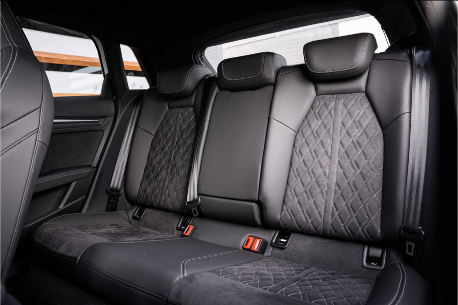 Audi S3 Sportback 2.0 TFSI quattro - Panorama | ACC | Stoelverwarming