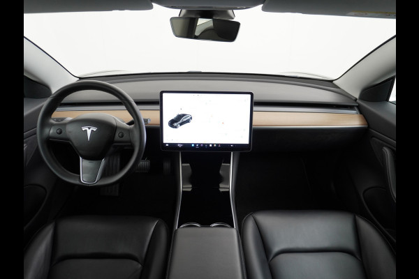 Tesla Model 3 SR+60kWh 325PK Trekhaak AutoPilot FSD.vb Leer PanoDak Adaptive cruise 19" Camera's Elektr.-Stuur+Stoelen+Spiegels+Geheugen+Easy- Ecc Navigatiesysteem full map LED-a+v Comfortstoel(en) ACC Dual-ECC DAB Voorverwarmen interieur via App Keyless via Telefoonsleutel One-Pedal-Drive