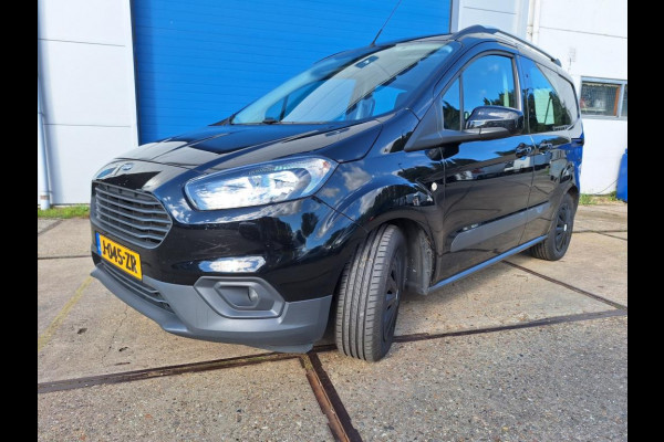 Ford Transit Courier Tourneo