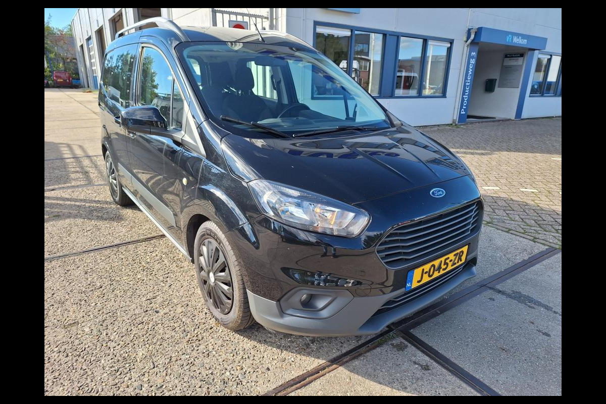 Ford Transit Courier Tourneo