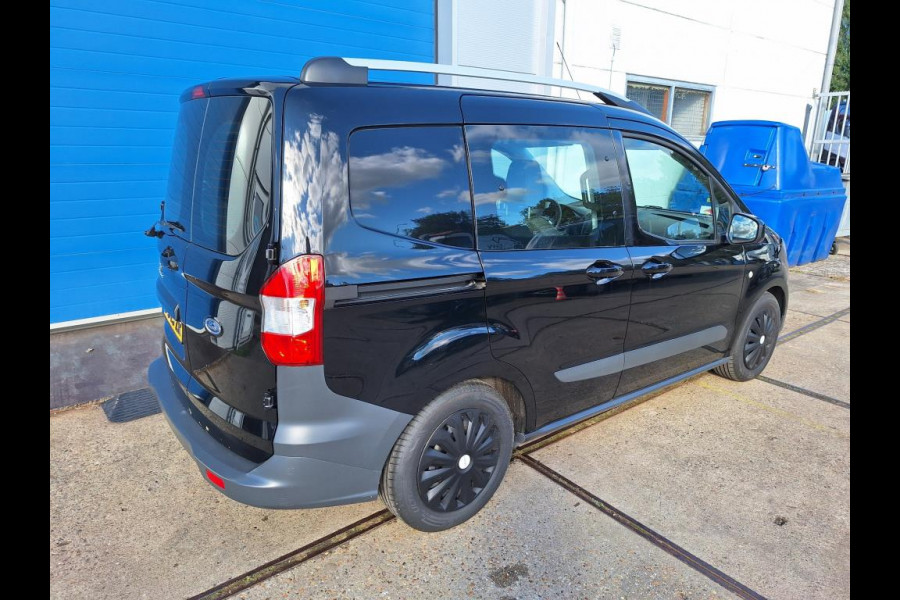 Ford Transit Courier Tourneo